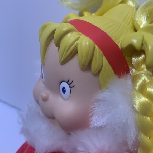 Cindy Lou Who Doll from Grinch stold Christmas by Universal - Picture 15 of 15